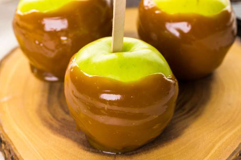 20 Easy Caramel Apple Recipes | Homesteading Simple Self Sufficient Off ...