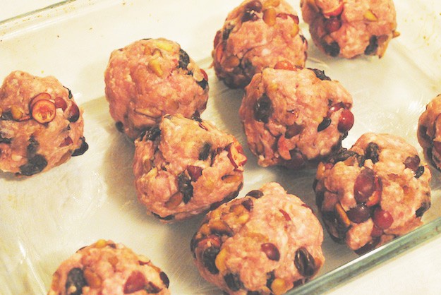 how to make stuffing, how to make stuffing balls, easy stuffing recipe, best stuffing recipe, paleo stuffing recipe, best thanksgiving recipes, easy thanksgiving recipes