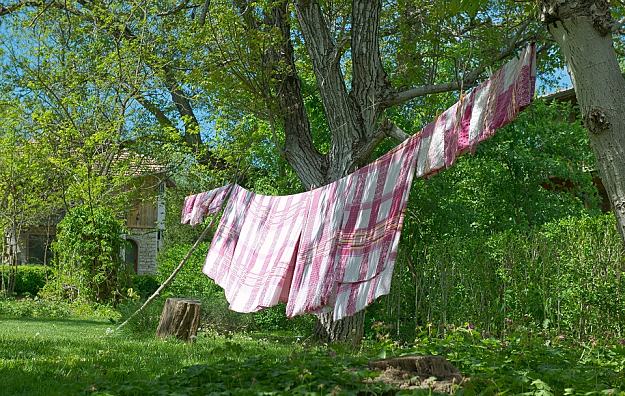 Tips For Drying Clothes Without A Dryer | How To Dry Laundry The Practical Good Old Homesteading Way