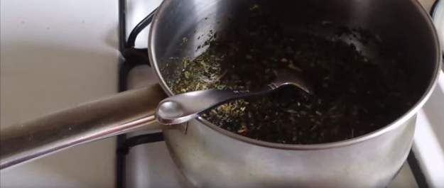 How to Make Herbal Poultice