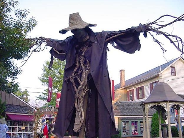 Scarecrow Ideas_Spooky Scarecrow | Homesteading Simple Self Sufficient ...