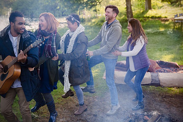 Campfire Songs | 15 Classical Fun Family Activities Around The Campfire