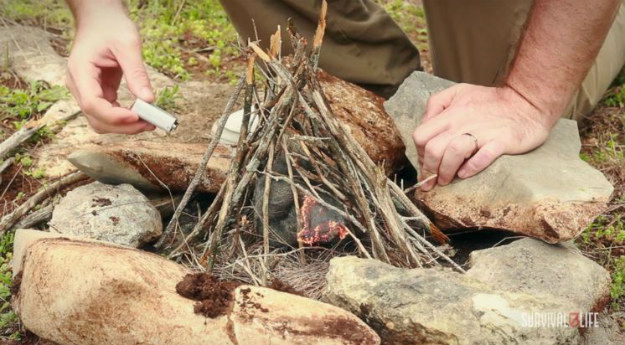 How To Start a Fire Using a 9 Volt Battery | How To Build A Fire | 79 Clever Firestarting Tips And Tricks You Need To Know