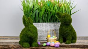 easter bunny rabbits tiny egg basket | Easter Bunny Decorating Ideas | featured