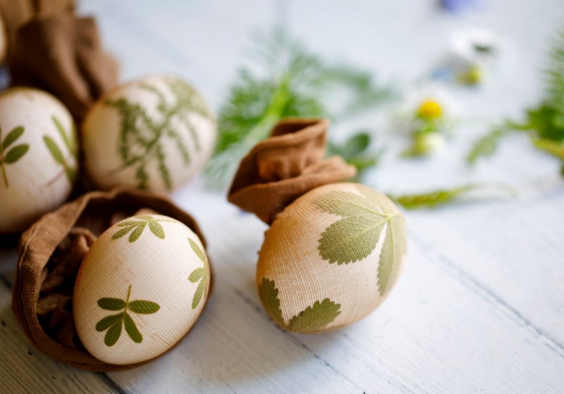 easter eggs pressed leaves flowers prepared | creative easter egg designs