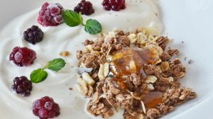 Featured | Muesli breakfast glass yogurt | Honey Recipes | Ways To Cook With Honey