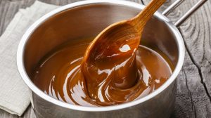 Featured | Liquid caramel is poured into a gravy boat | Cajeta Recipes