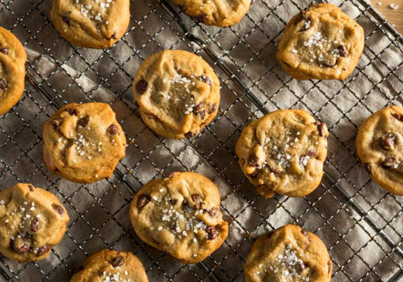 homemade sea salt chocolate chip cookies | homemade chocolate chip cookies recipe