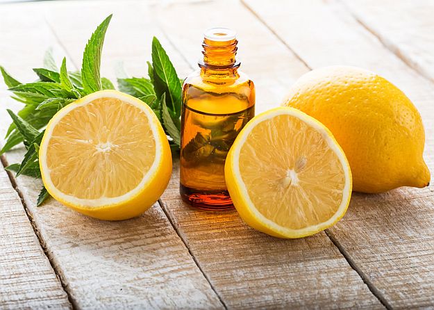 Lemon | Essential Oils For First Aid That Any Prepper Should Have