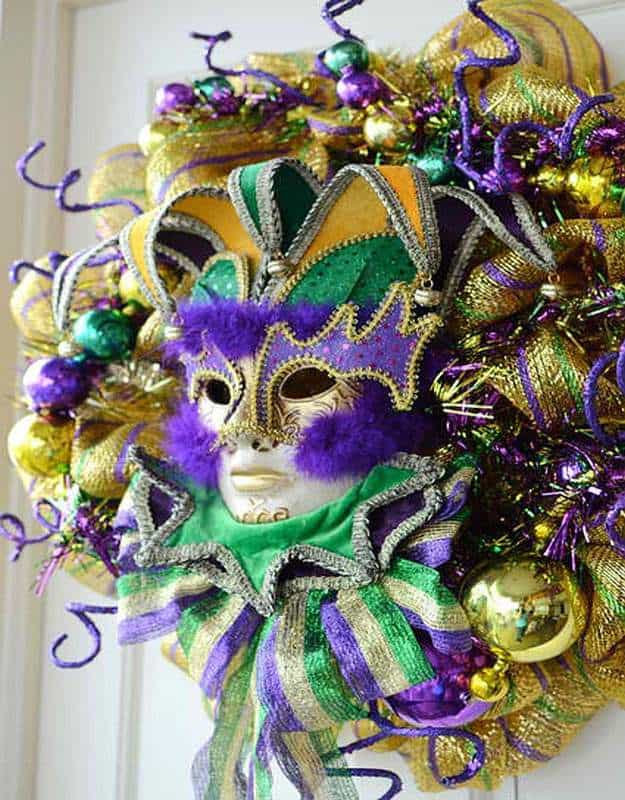 Mardi Gras Wreath | Fat Tuesday Party Ideas for Mardi Gras 