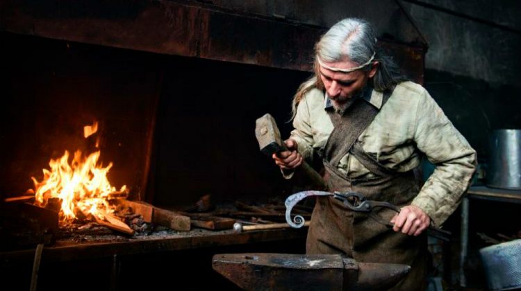 Feature | Blacksmithing Tools That Are Essential For The Basics | Homesteading | Blacksmith Projects For Beginners