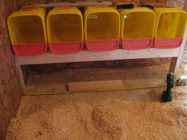 Step 6: Floor Brace | Build Chicken Nesting Boxes From Recycled Scrap Materials 