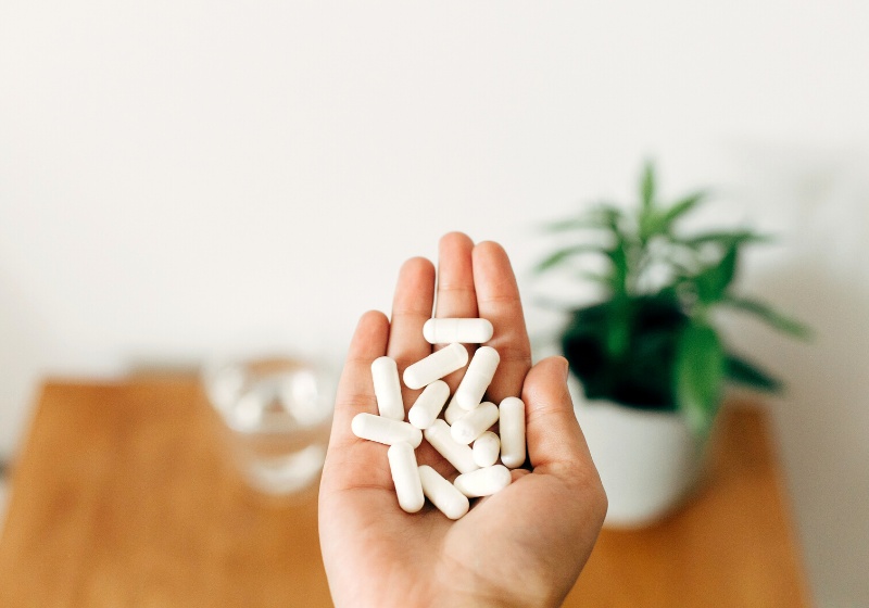 white pills dietary supplements holding magnesium | what is insomnia and what causes it