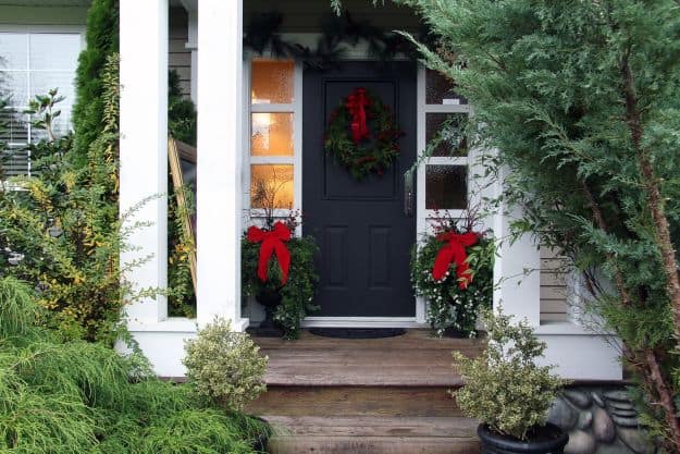 Front Porch | How To Use Native Plants For Christmas Decorations