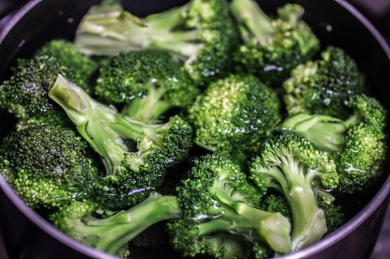 boil broccoli | How To Freeze Vegetables | The Ultimate Guide | how to freeze vegetables