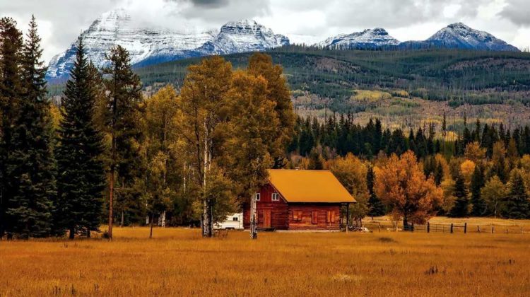 Autumn Barn Colorado Colorful | Fall Home Maintenance Checklist: How To Prepare Your Home For Fall | Featured