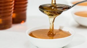 honey bowl | 11 Healthy Honey Recipes To Sweeten Up Your Week | honey recipes