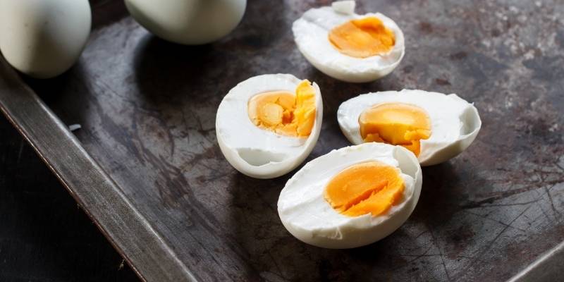 eggs-placed-on-tray | How To Make Your Own Salted Duck Egg At Home