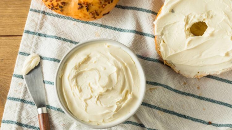 homemade-low-fat-cream-cheese-spread | How To Make Cream Cheese At Home | Featured
