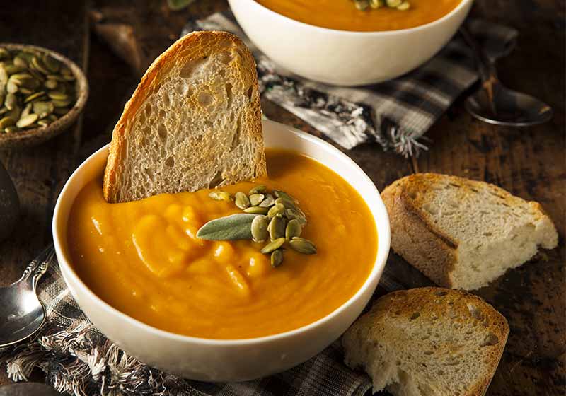 Homemade Autumn Butternut Squash Soup with Bread | butternut squash recipes