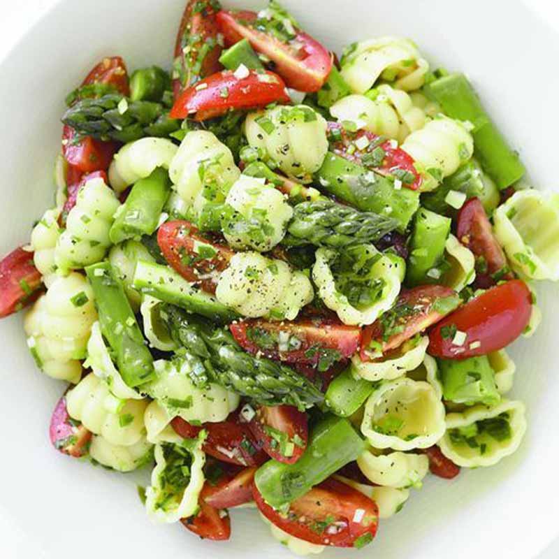 Pasta, Asparagus and Marinated Tomato Salad | picnic food ideas