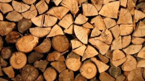 Brown firewood | How to split firewood | Featured