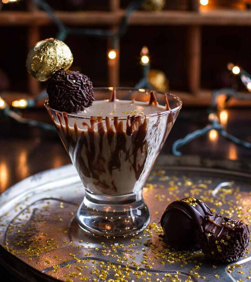 Chocolate Truffle Martini with Dulce de Leche Rum Butter Truffles | christmas drinks