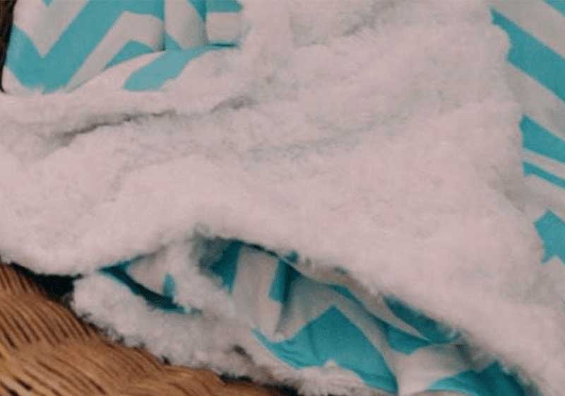 DIY Cozy Chevron Minky Throw | warm blankets