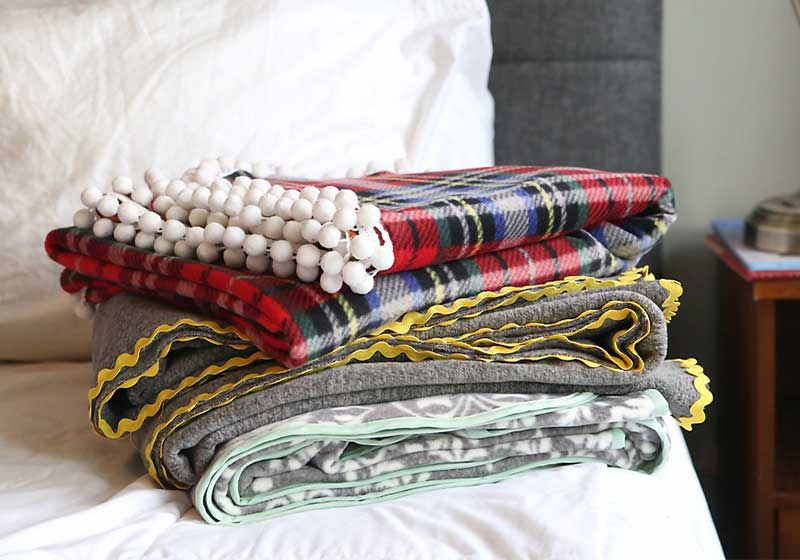 DIY Fleece Blankets | warm winter blankets