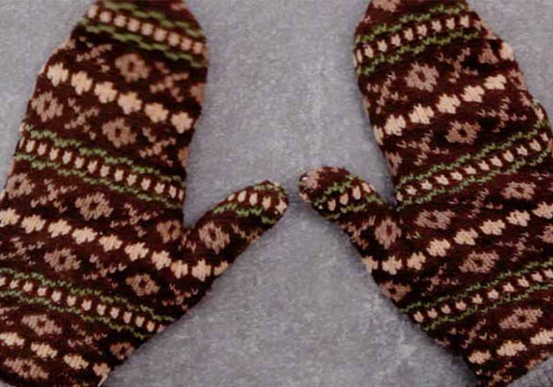 Make Recycled Sweater Mittens | how to stay warm in winter