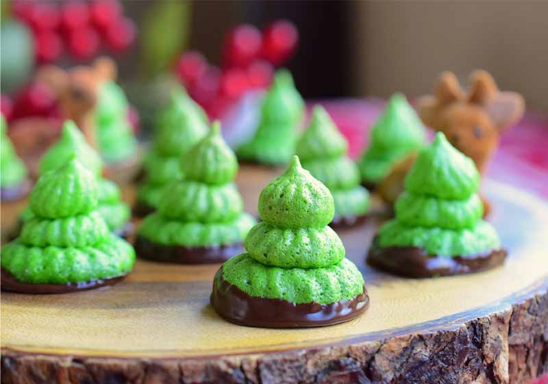 Paleo Peppermint Meringue Christmas Trees | italian cookies