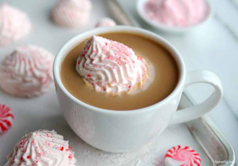 Peppermint Bark Frozen Hot Chocolate | christmas alcoholic drinks