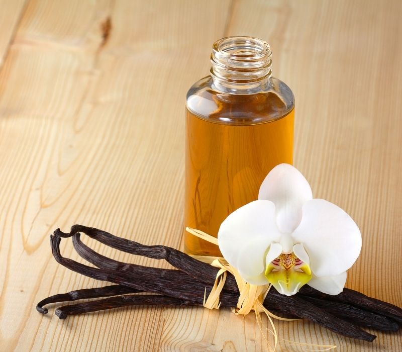 How to Make Vanilla Bean Perfume Oil, eHow