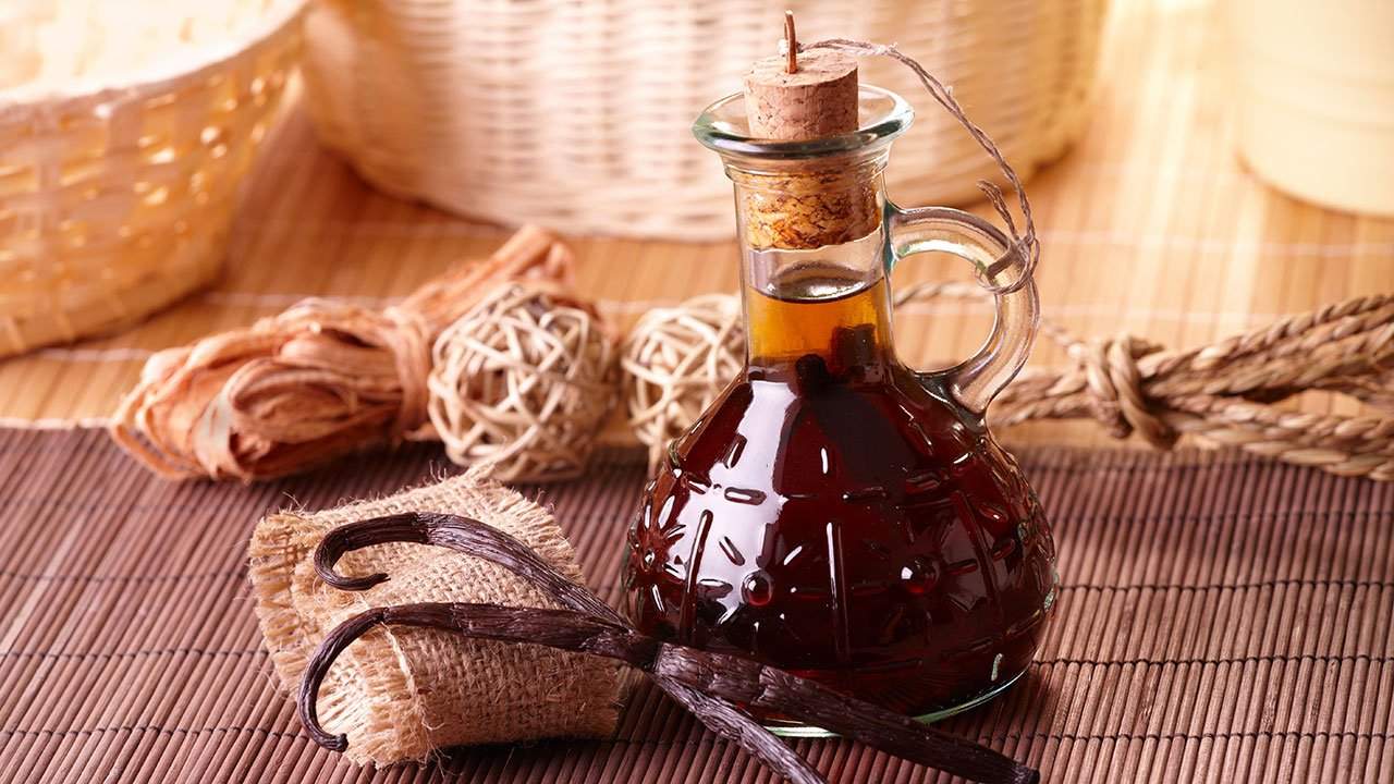 Vanilla Air Freshener | 14 Refreshing Homemade Essential Oil Air Fresheners