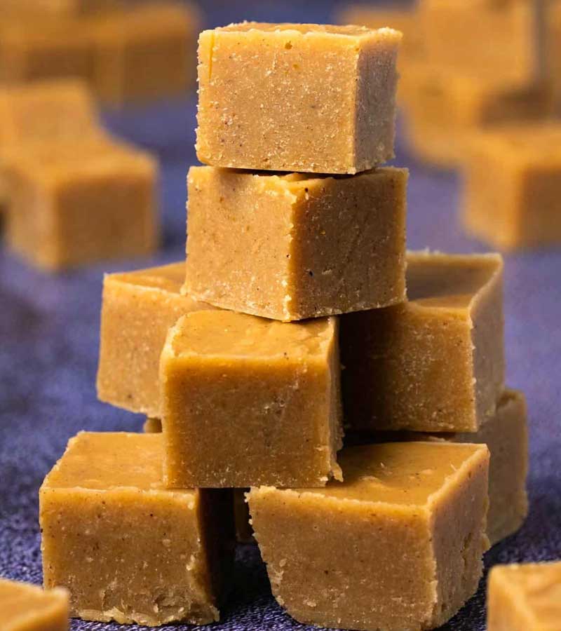 4-Ingredient Pumpkin Fudge | pumpkin recipe