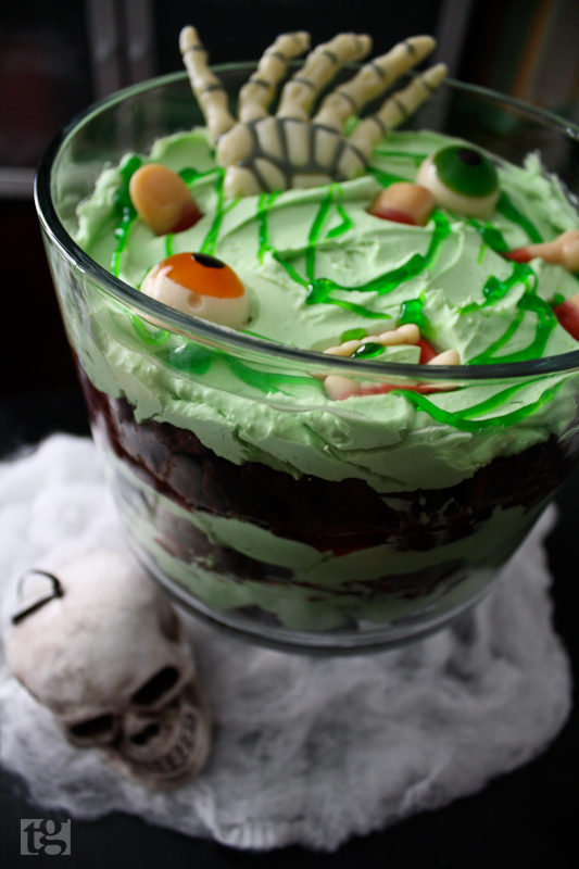 witch's brew trifle | halloween dessert ideas 