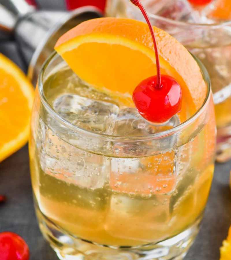 Amaretto Sour | christmas drinks
