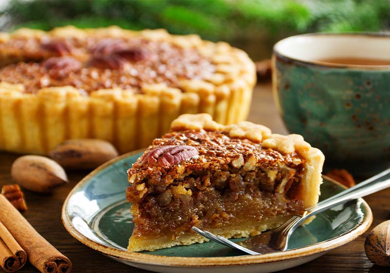 American classic cake with pecans and maple syrup | pecan pie