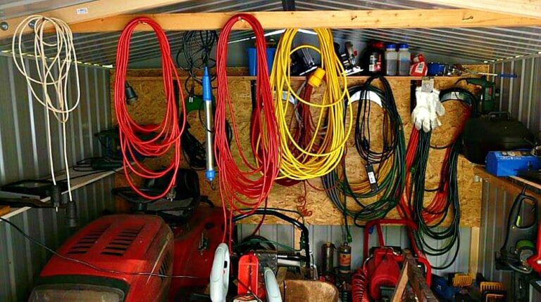 Feature | Handy Homesteading Tools To Make You An Ultimate Homesteader