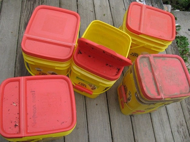 Step 1: Assemble the Materials | Kitty Litter Boxes | Build Chicken Nesting Boxes From Recycled Scrap Materials Step 1: Assemble the Materials | Kitty Litter Boxes | Build Chicken Nesting Boxes From Recycled Scrap Materials