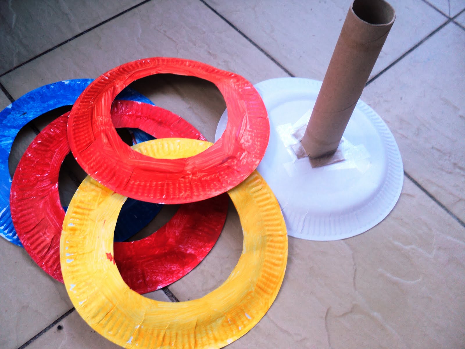 Paper Plate Ring Toss Game | Rainy Day Activities | 32 Fun Things For You And Your Kids To Do Indoors