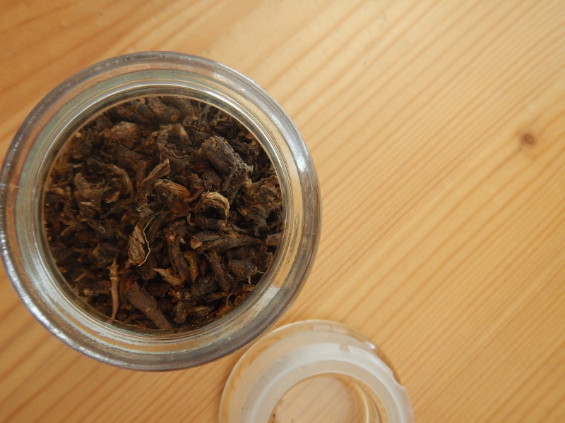 How to Store Your Roots for Dandelion Root Tea | Best Dandelion Root Tea & Home Remedies at https://homesteading.com/best-dandelion-root-tea