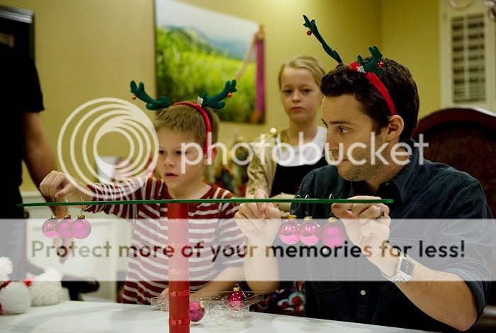 Ornaments on a String | Christmas Party Games For Your Holiday Gathering | christmas party games | minute to win it games for couples
