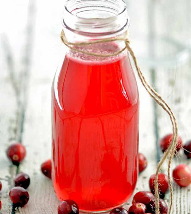 Easy Cranberry Simple Syrup Holiday Cocktail | christmas alcoholic drinks