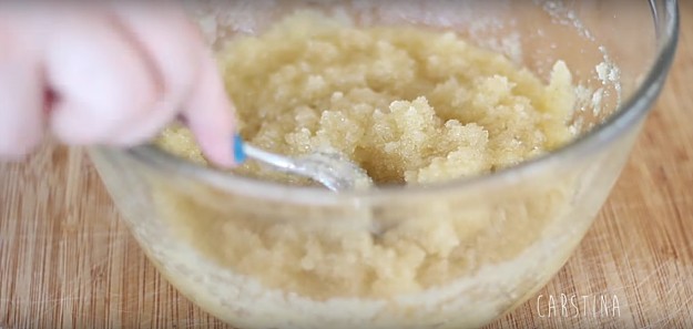 Stir Mixture | Homemade Sugar Scrub Recipe [Just Mix Raw Sugar And Coconut Oil]