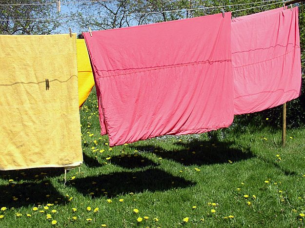 Mind The Sun | How To Dry Laundry The Practical Good Old Homesteading Way