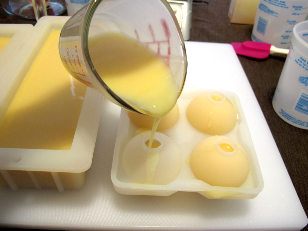 goat milk soap, goats milk soap, goats milk soap recipe, goats milk soap recipe, how to make goat milk soap, making goats milk soap, making goat milk soap at home, easy goats milk soap recipe
