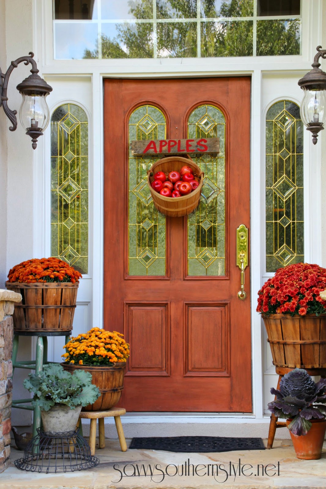 Apple-Themed Front Porch | Outdoor Fall Decorating Ideas To Kick Off The Holiday Season