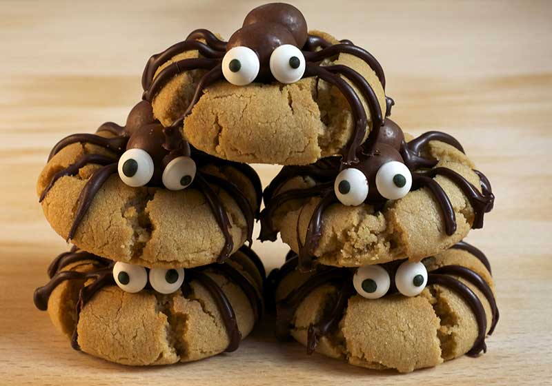 Peanut Butter Spider Cookies | halloween dessert ideas
