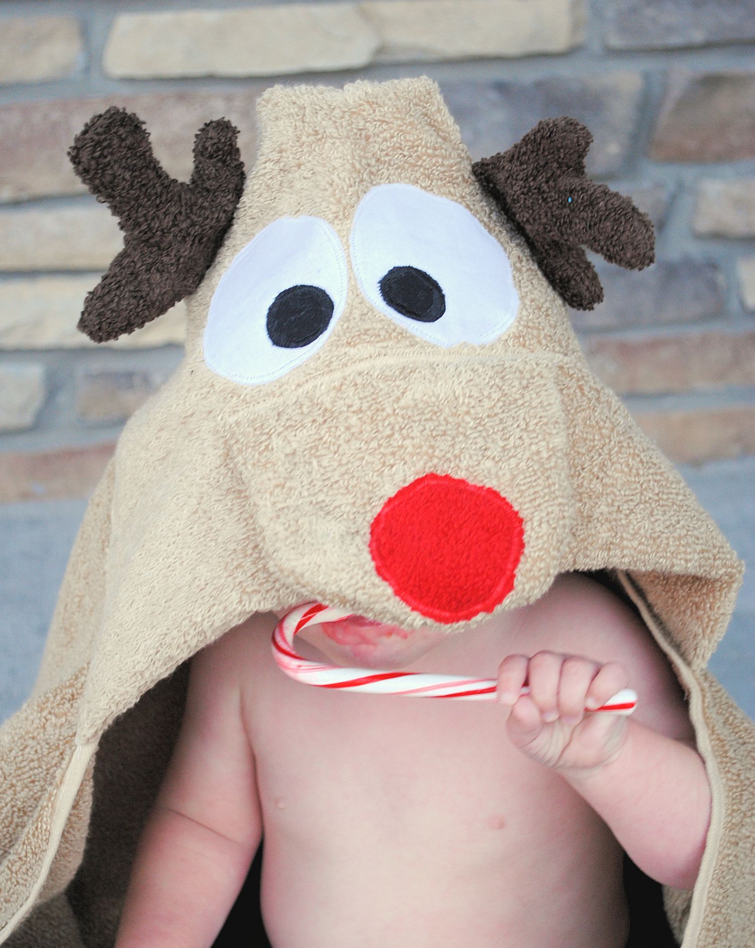 Reindeer Hooded Towel | DIY Christmas Gifts For Everyone In Your List